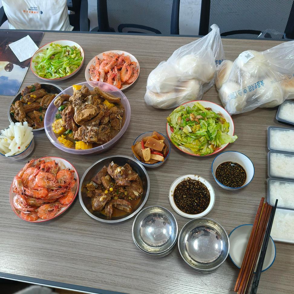 Pomot valmistavat lounaan kaikille!