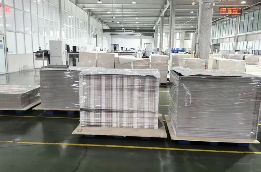 white top and bottom box in China