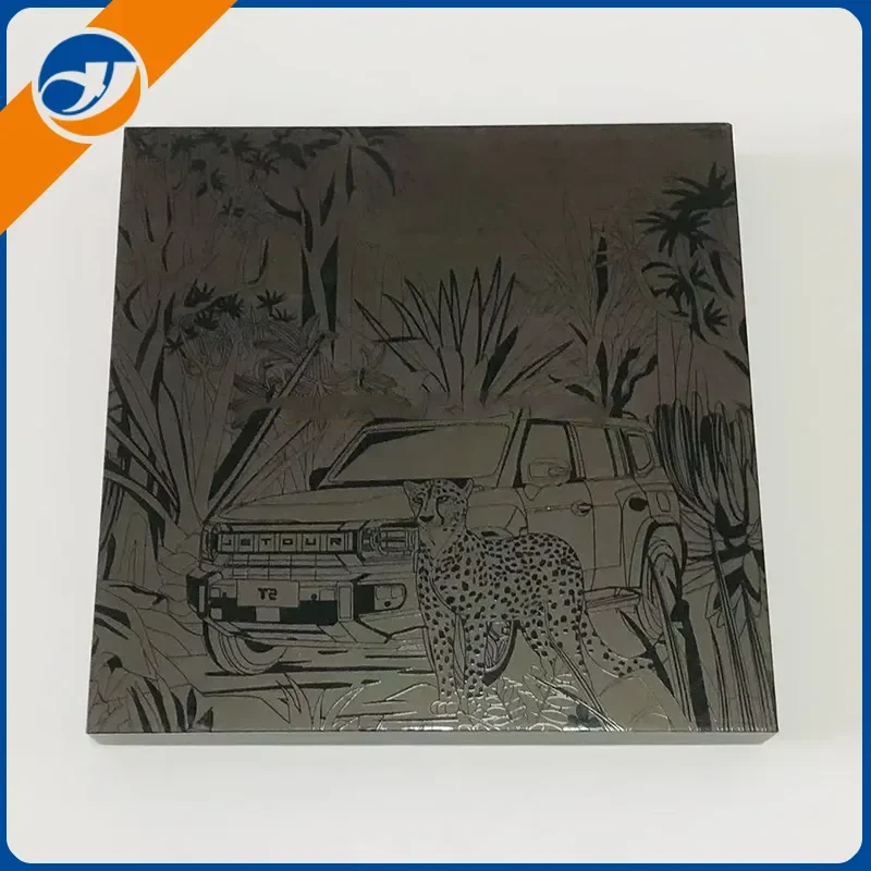 Matta kohokuvioitu musta lahjarasia